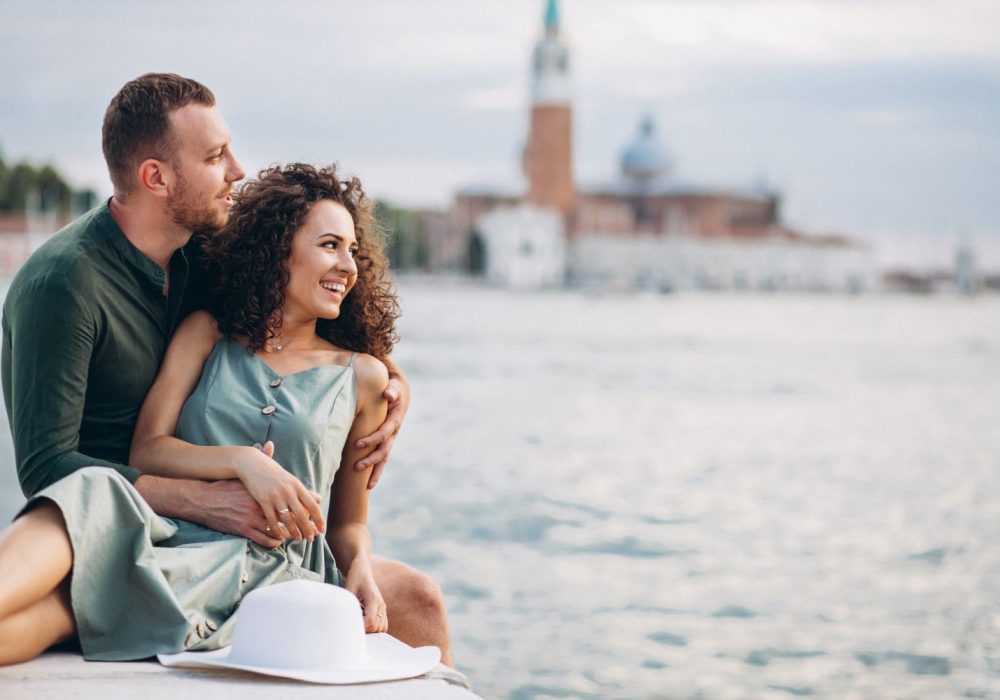 couple-honeymoon-venice
